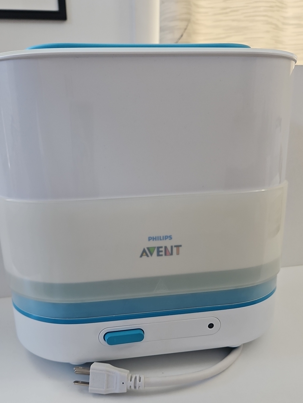 Philips Avent White and Light Blue Baby Bottle Sterilizer